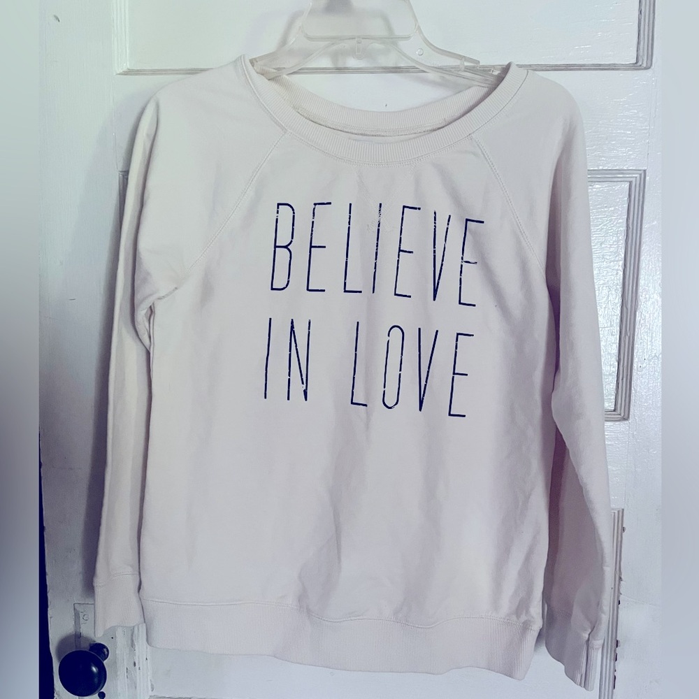 Old Navy Believe In Love long sleeve shirt🤍